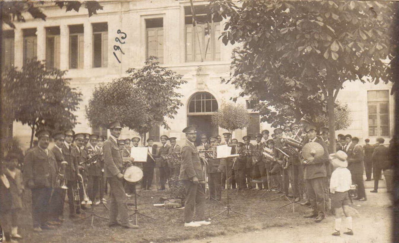 Concierto al aire libre, 1923
