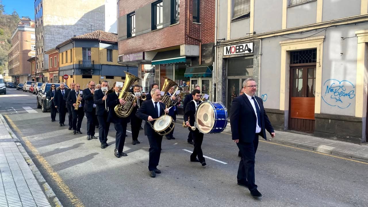 Pasacalles en Sama de Langreo